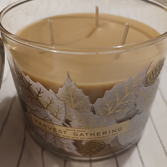 NWT! Bath & Body Works 3 Wick Candle (Harvest Gathering) - Picture 2 of 6
